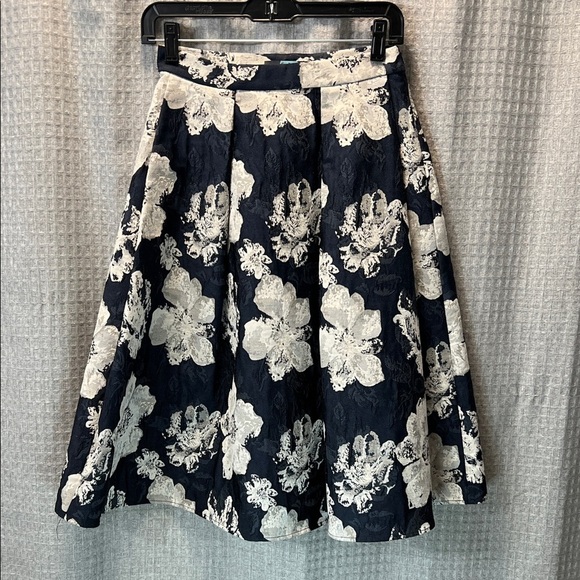 Eva Franco Navy and Cream Floral A-Line Skirt - Picture 1 of 6
